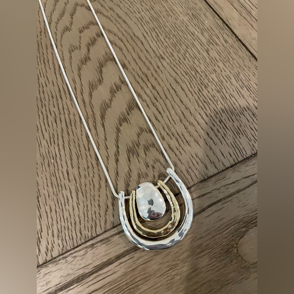 NWT  Dillard’s Necklace